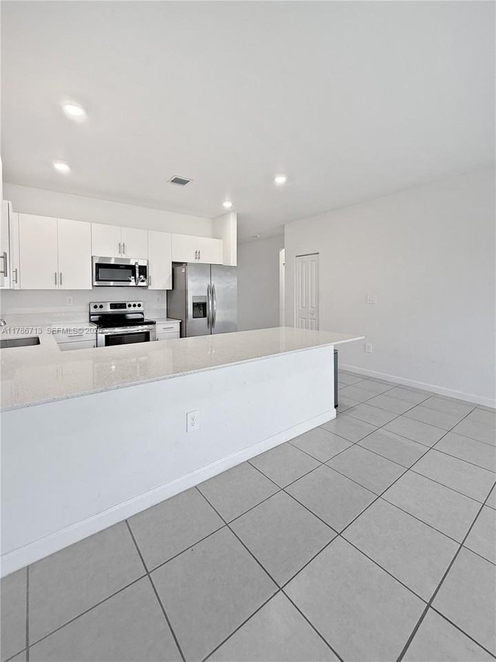 11915 Southwest 241 Terrace #0 - Photo 7 of 22