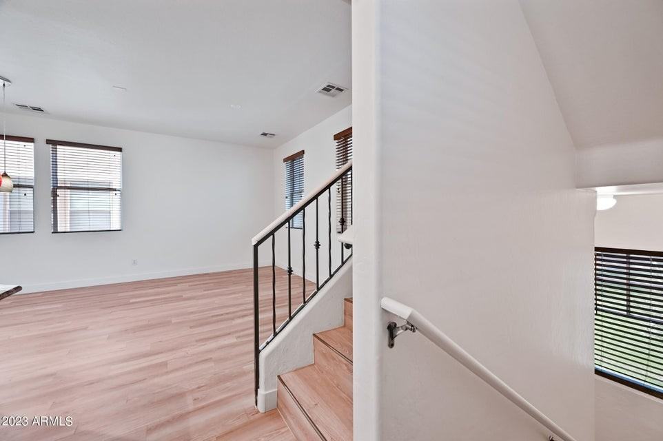 968 West Aspen Way - Photo 5 of 26