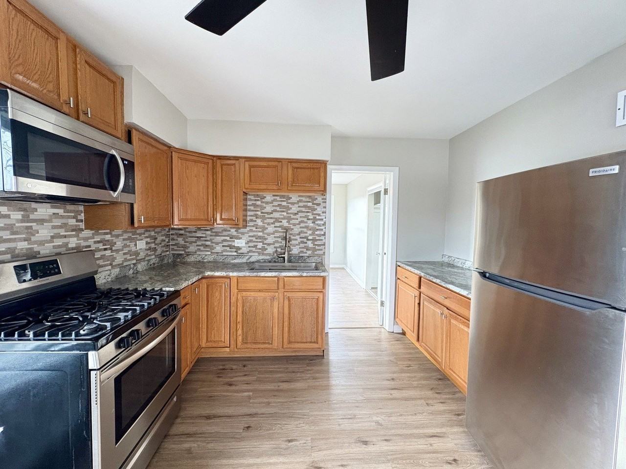 5543 W Margaret St #B - Photo 4 of 10