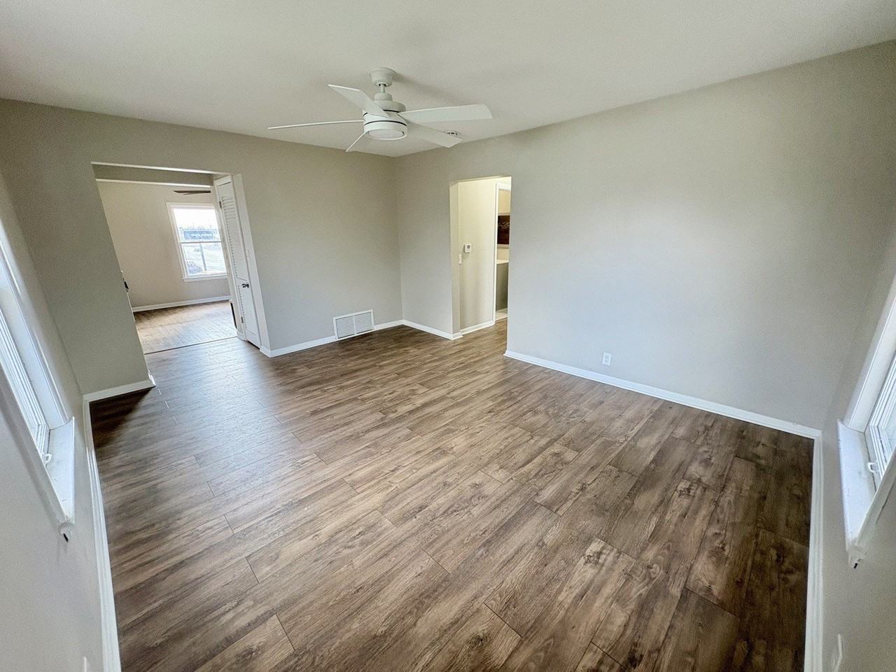 5543 W Margaret St #B - Photo 5 of 10