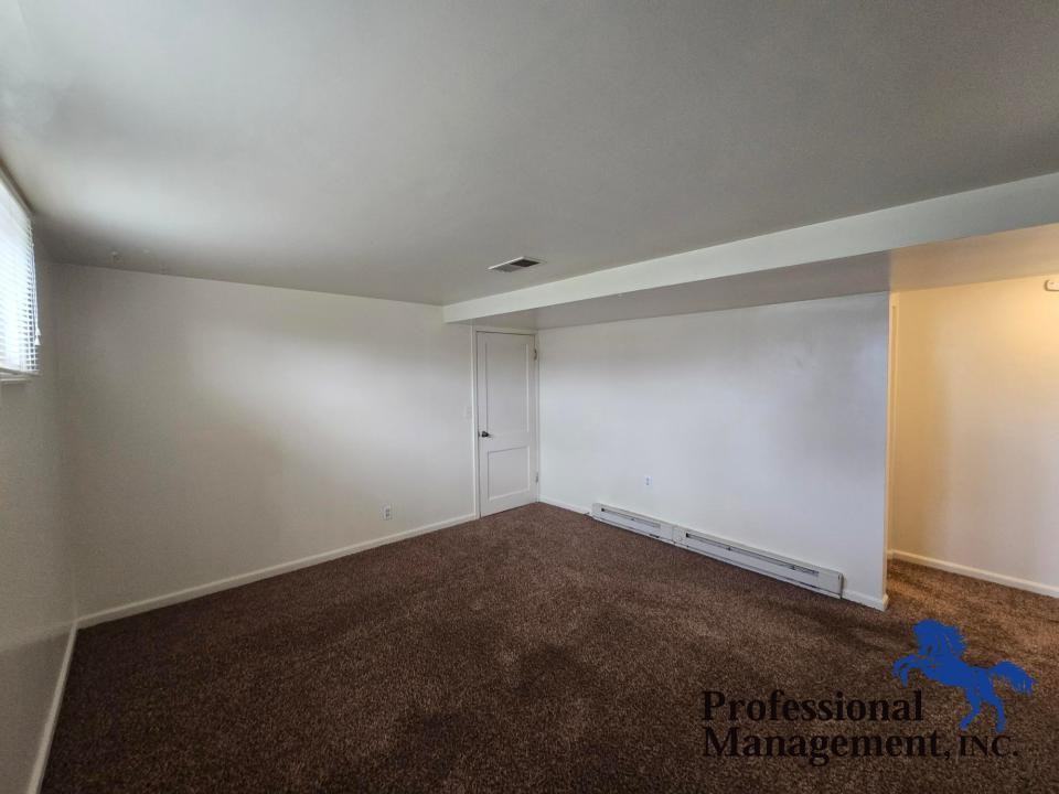 641 1/2 Avenue D - Photo 3 of 9