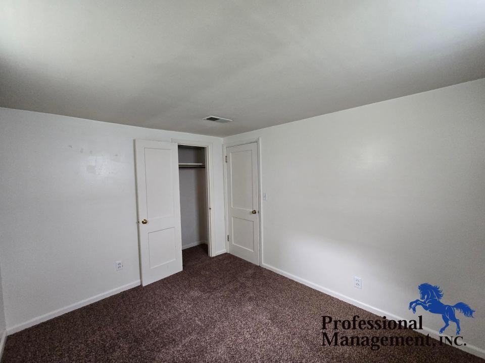 641 1/2 Avenue D - Photo 6 of 9