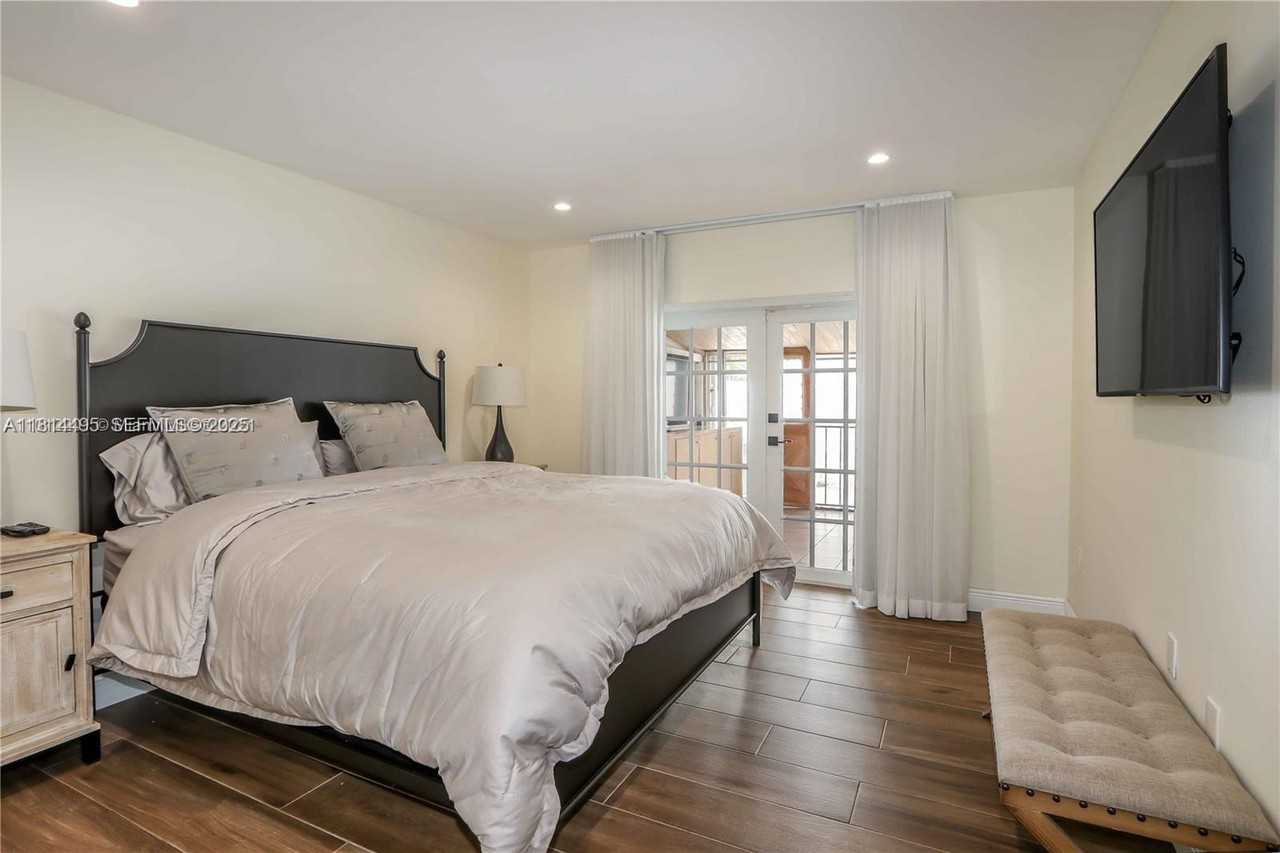 16509 Fox Den Court #16509 - Photo 3 of 21