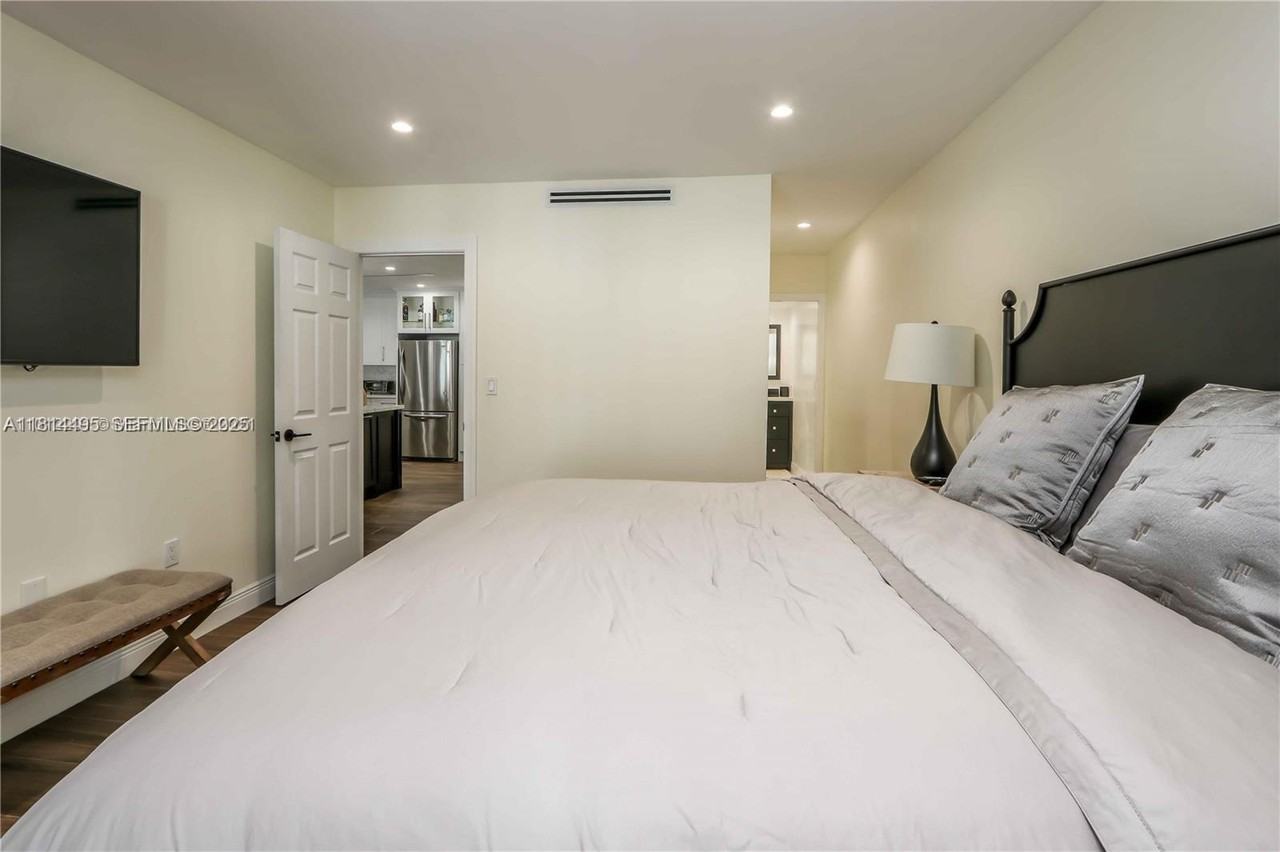 16509 Fox Den Court #16509 - Photo 4 of 21