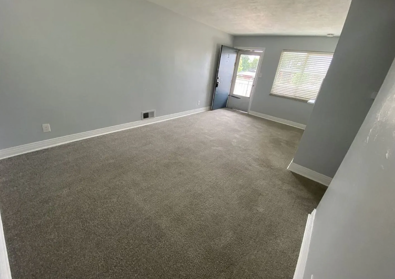 Manor 29 - Photo 3 of 17