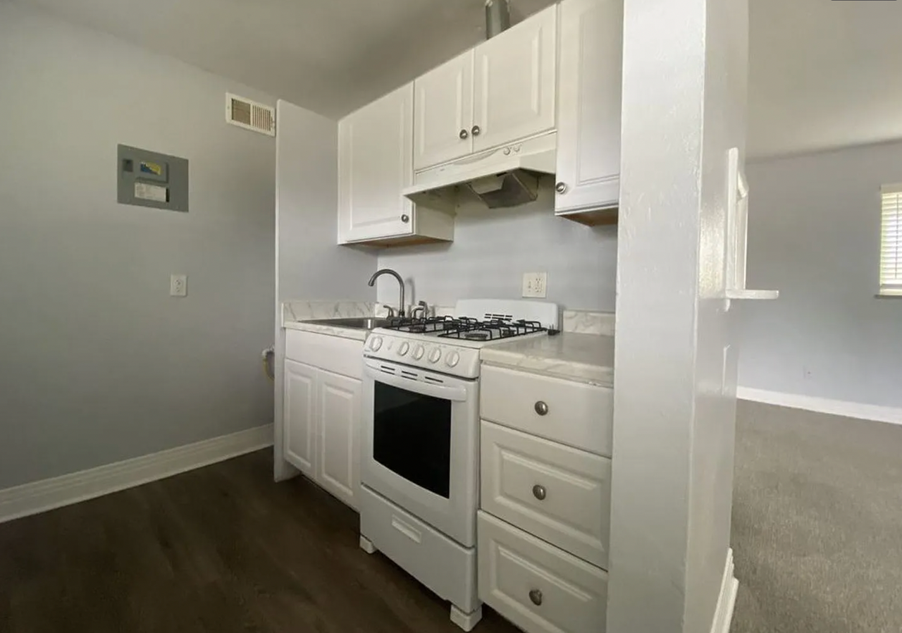 Manor 29 - Photo 5 of 17