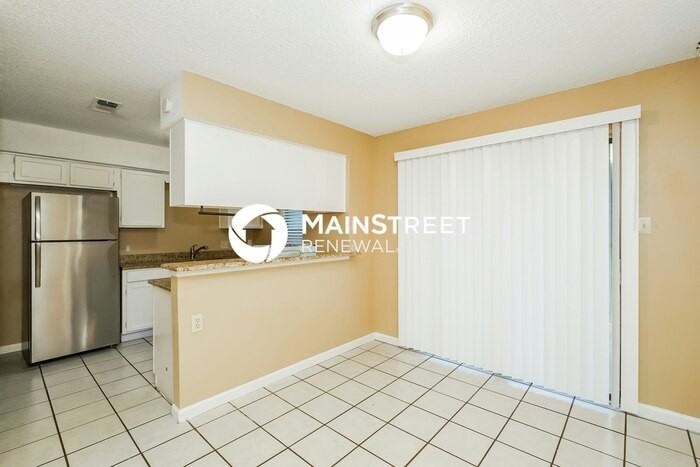 728 Poe St - Photo 6 of 17
