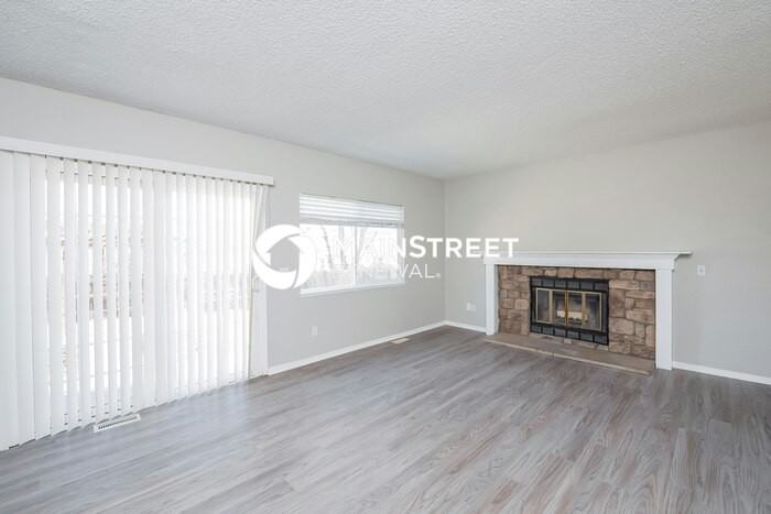 10146 Fillmore St - Photo 5 of 18