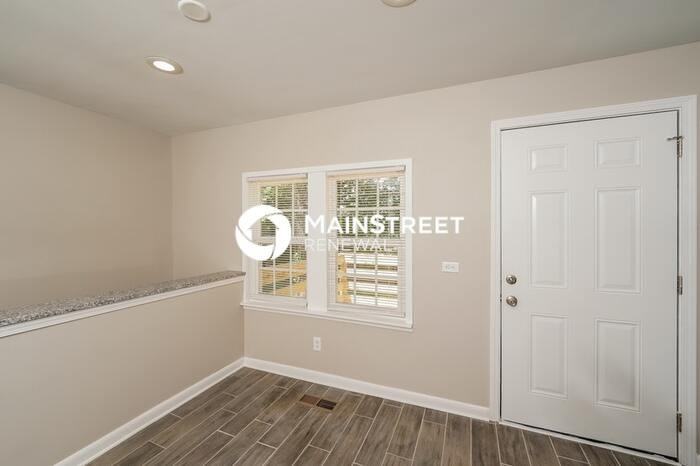 5240 Jean Dr - Photo 5 of 17