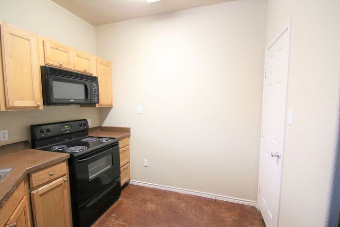 121 Lindas Creek Ln - Photo 6 of 20