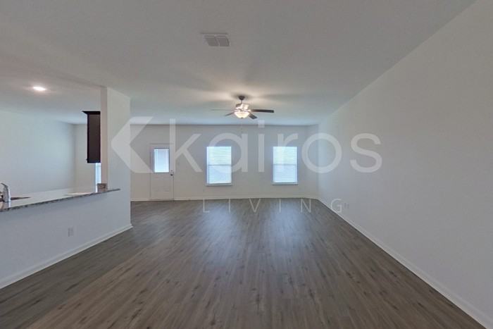 906 Shady Brk - Photo 2 of 25
