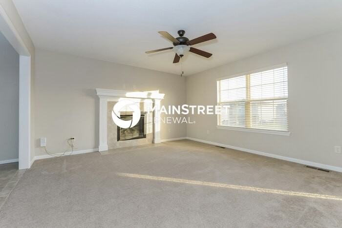 19120 Corbyn Ln - Photo 4 of 17