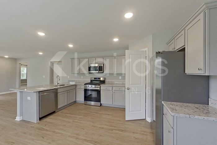 664 June St - Photo 6 of 20