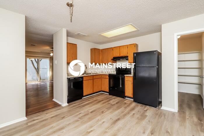 6846 Columbia Ridge Dr - Photo 7 of 16