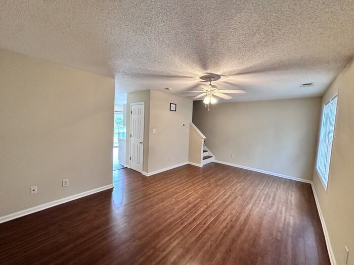 2112 Walnut Bluffs Ln - Photo 3 of 16