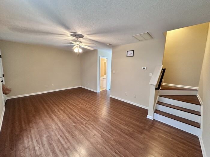 2112 Walnut Bluffs Ln - Photo 4 of 16