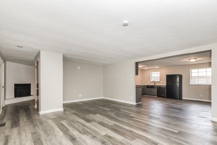 4361 Hillcrest Dr - Photo 7 of 13