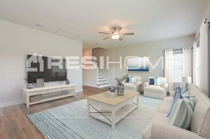 8108 Patagonia Dr - Photo 5 of 17