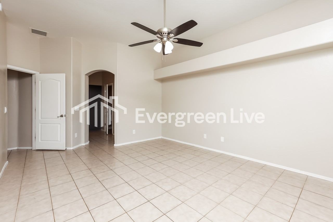 7961 W Hawk Eagle Ct - Photo 2 of 15
