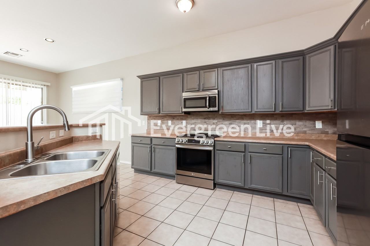 7961 W Hawk Eagle Ct - Photo 5 of 15