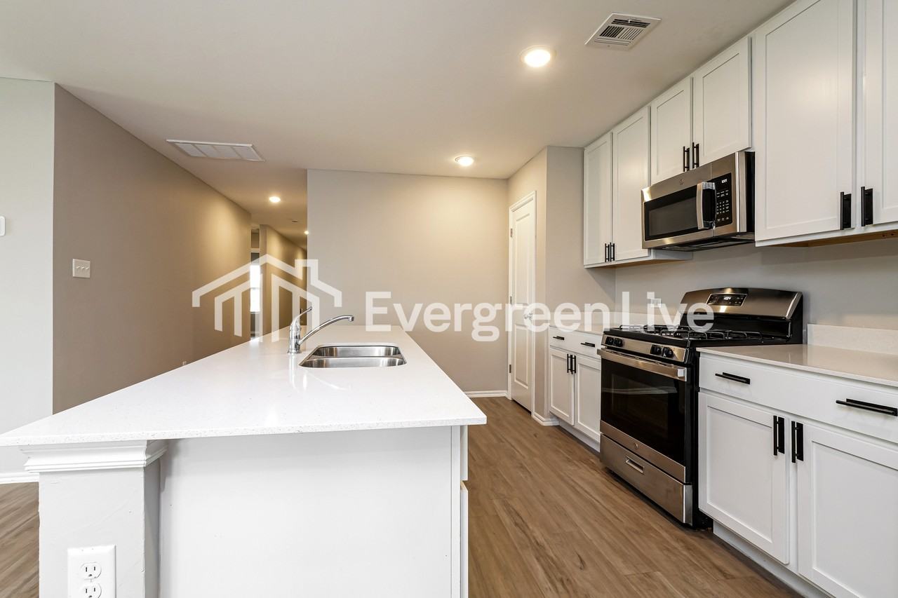 11632 Sw 38th St - Photo 4 of 16