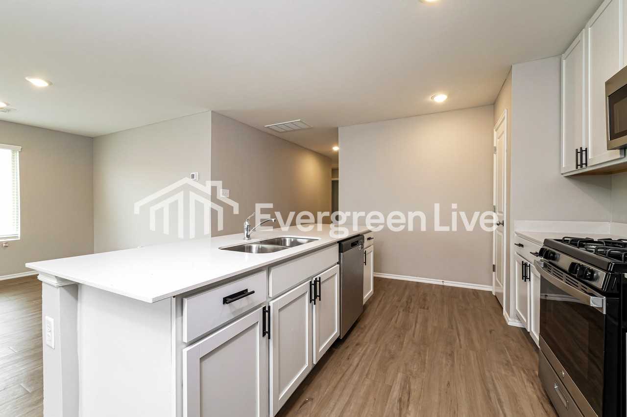 11632 Sw 38th St - Photo 5 of 16