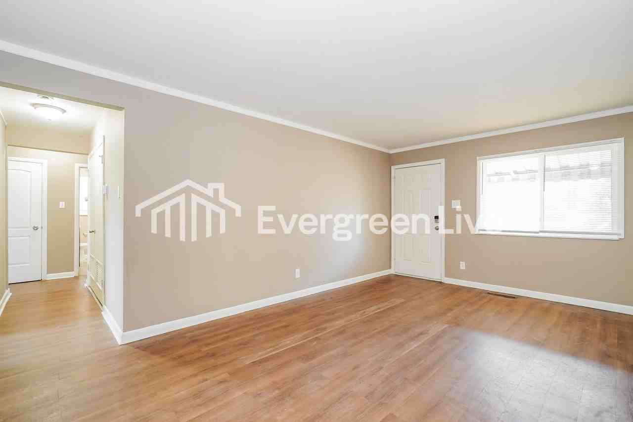 1634 Huxley Dr - Photo 3 of 15