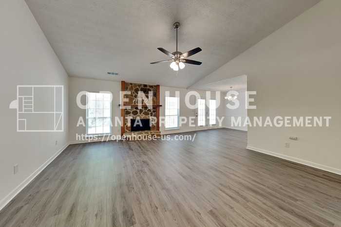 5784 Shoal Creek Dr - Photo 4 of 22