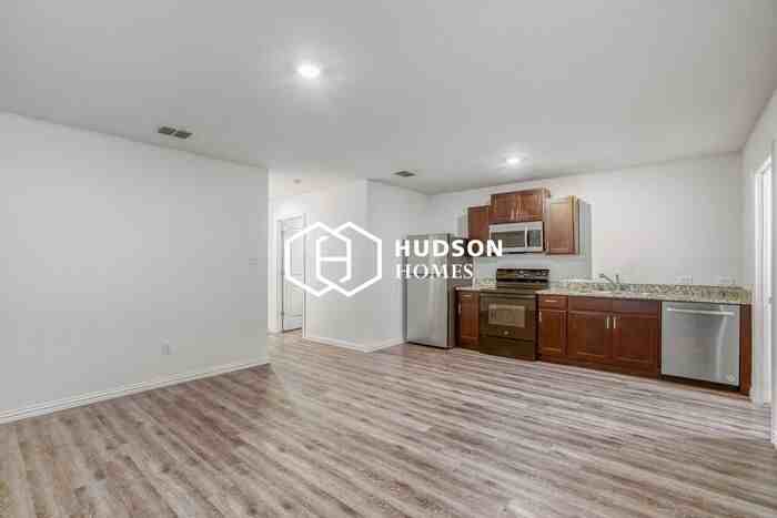 110 Plan St #A - Photo 4 of 14