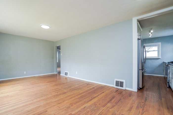 7113 Leona St - Photo 4 of 16