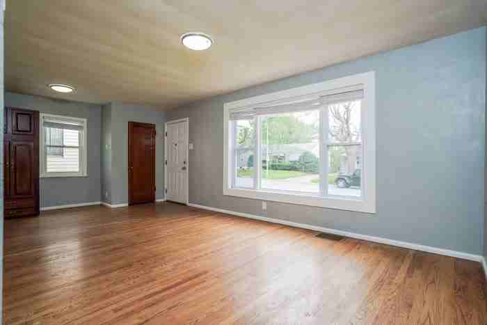 7113 Leona St - Photo 2 of 16