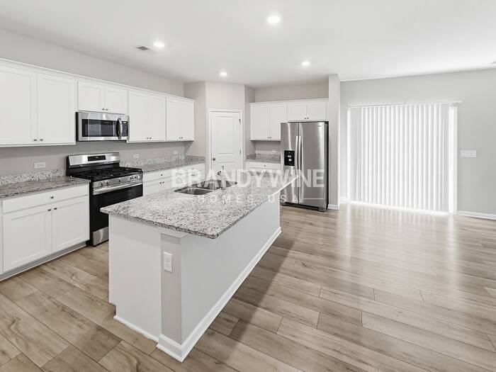 680 Friesland Dr - Photo 4 of 22