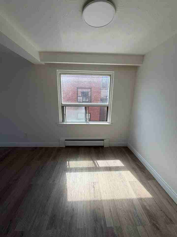 419 Pharmacy Ave - Photo 4 of 10