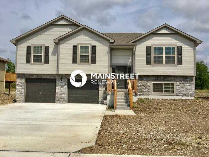 516 S Poplar St - Photo 2 of 40