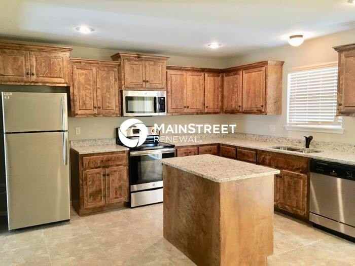 516 S Poplar St - Photo 6 of 40