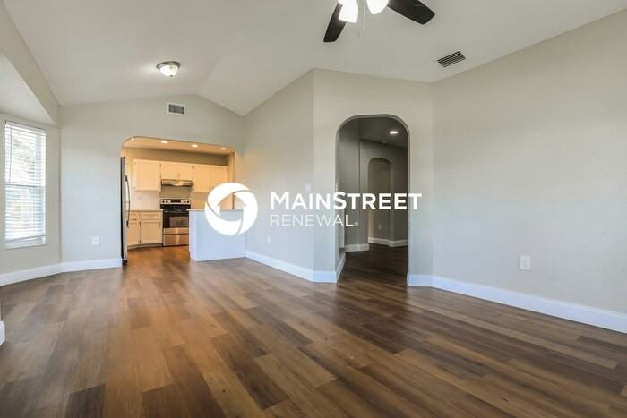 5004 Bonnet Ave - Photo 3 of 17