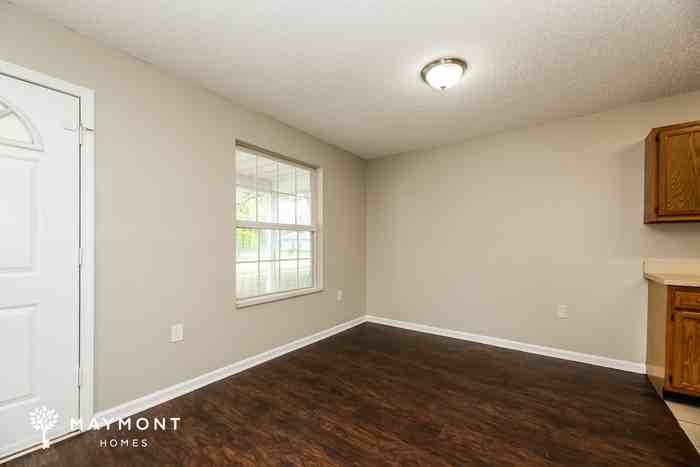 1410 W 20th St - Photo 7 of 14