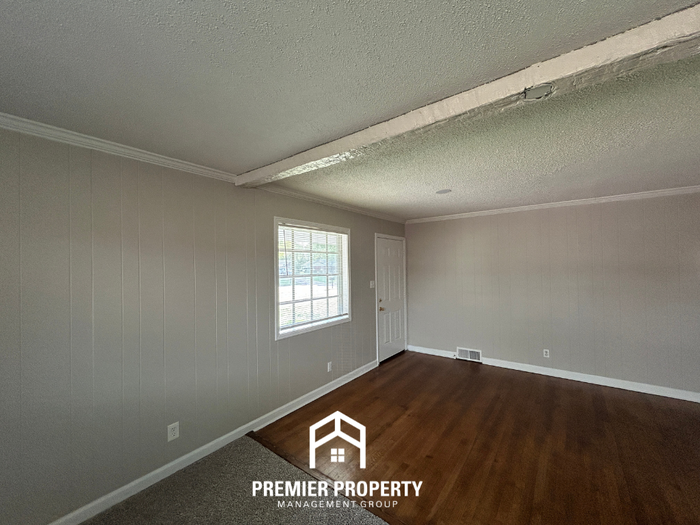 1842 Brookhaven Dr - Photo 2 of 17