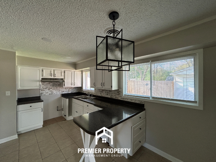 1842 Brookhaven Dr - Photo 5 of 17