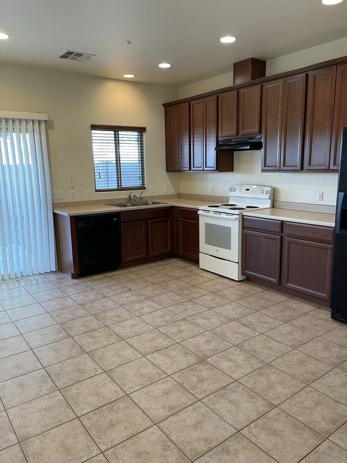 12976 N 88th Ln - Photo 3 of 29