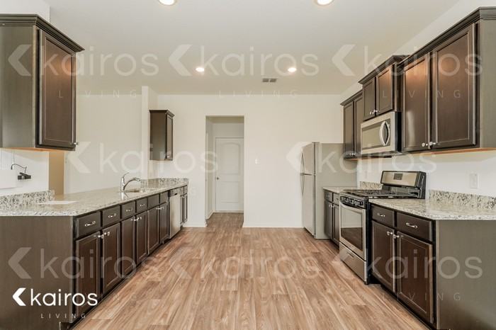 962 Shady Brk - Photo 7 of 17