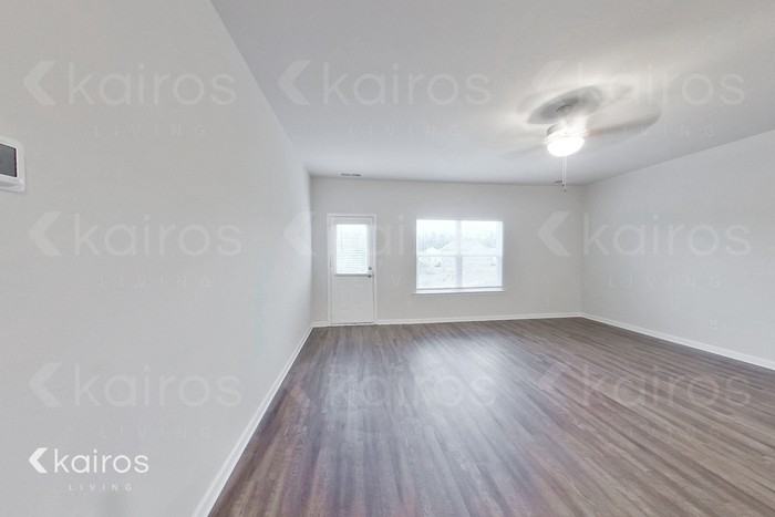 3559 Bridgewood Dr - Photo 2 of 18