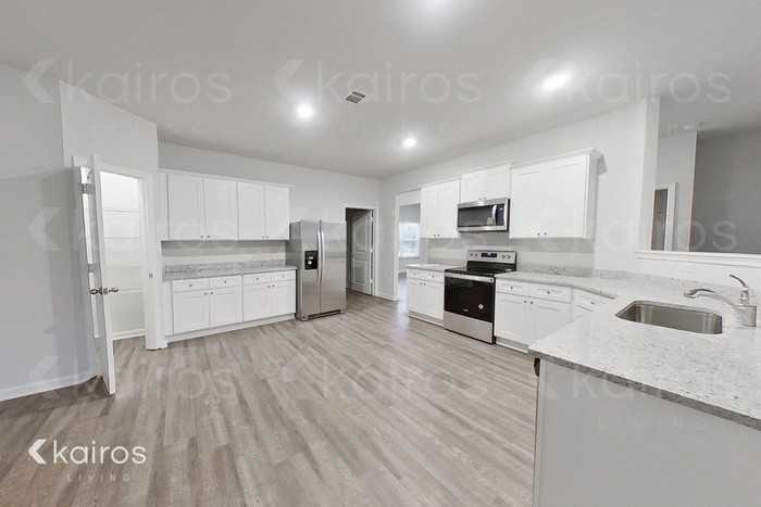 3559 Bridgewood Dr - Photo 5 of 18