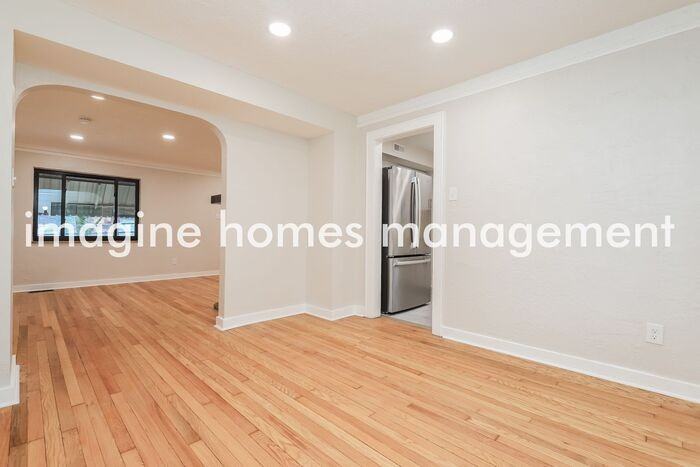 2044 Jacob St - Photo 5 of 19