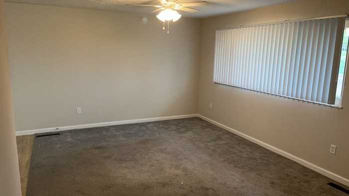 5983 Harshmanville Rd - Photo 7 of 26