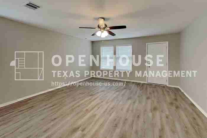 1016 Silver Spur Ln - Photo 4 of 21