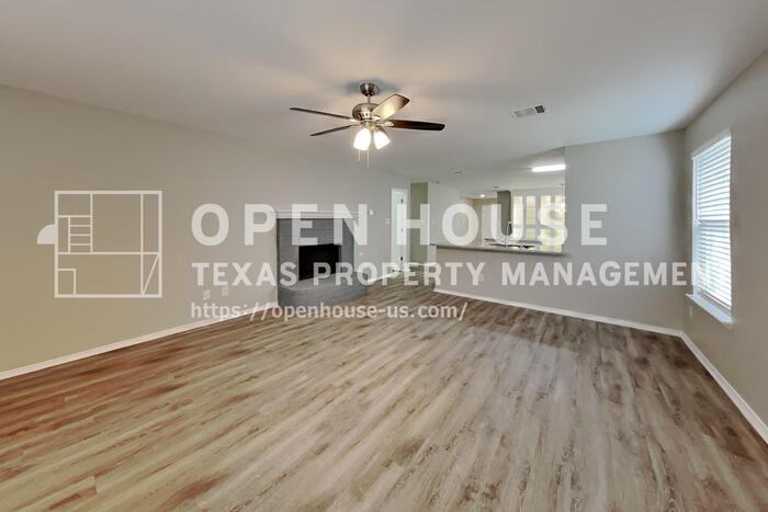 1016 Silver Spur Ln - Photo 5 of 21