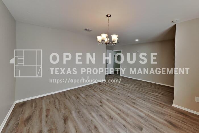 1016 Silver Spur Ln - Photo 6 of 21