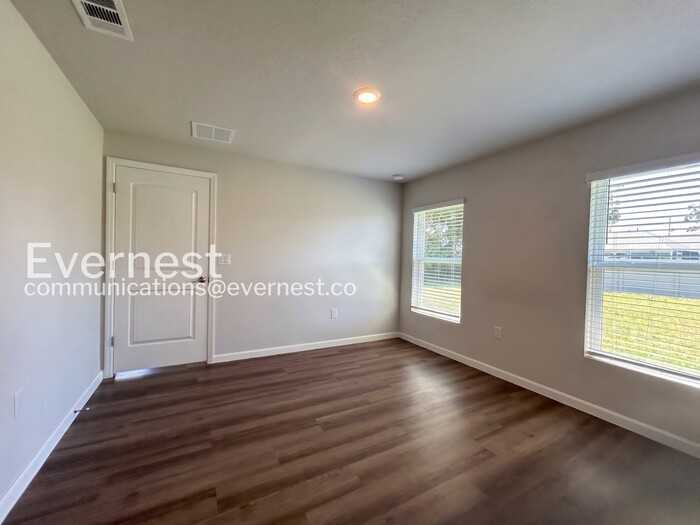 8 Round Table Ln - Photo 7 of 21