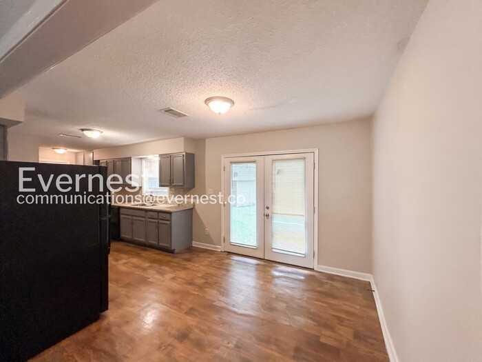 5884 Caroline Dr - Photo 5 of 30